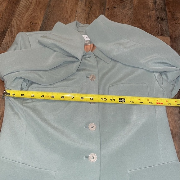 Silk Business Suit.  100% Silk!!!  Vintage.  Cuffed legs.  Pleated pant front. - Picture 4 of 14